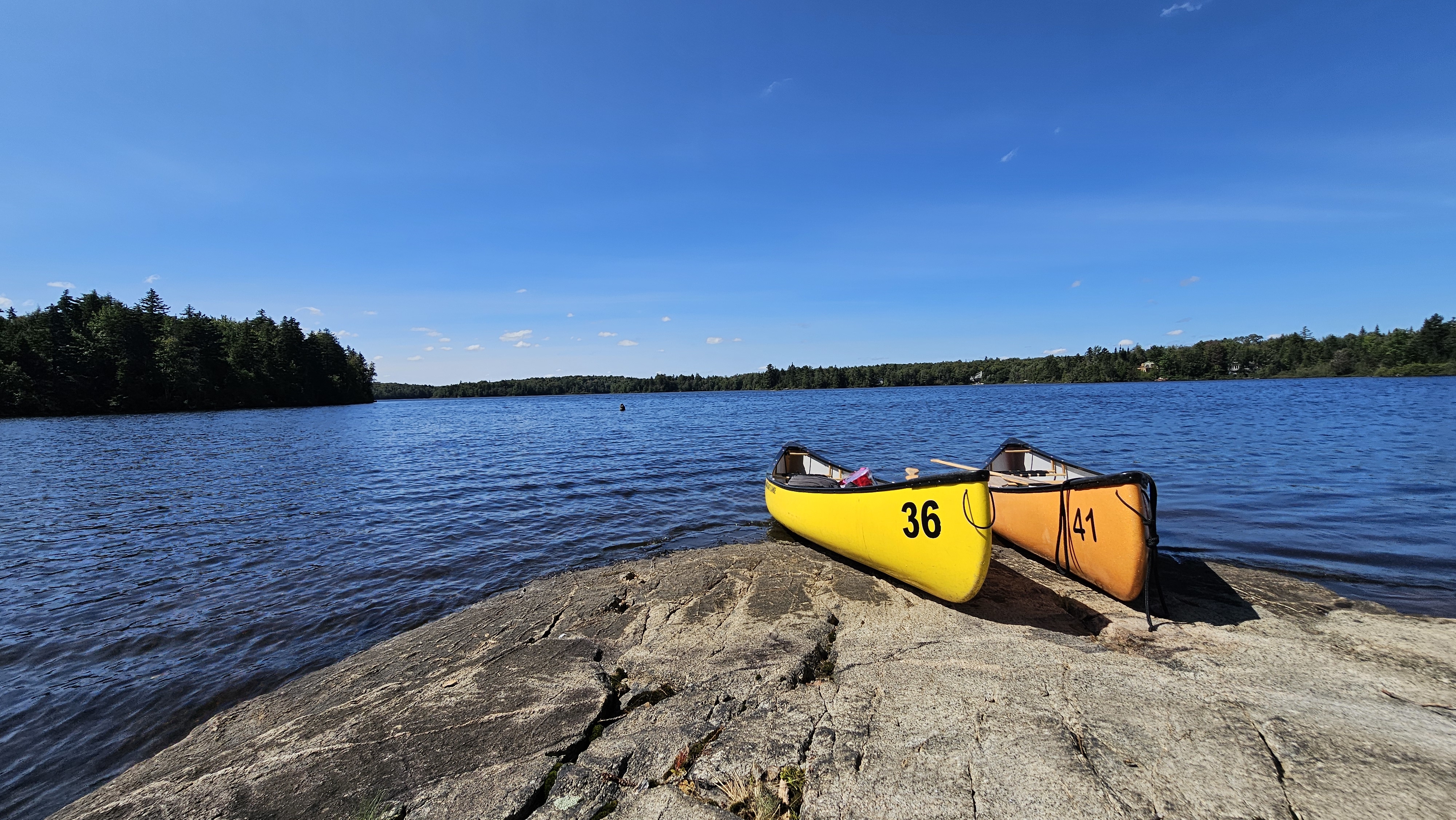 Journée en canot sur le lac Carillon